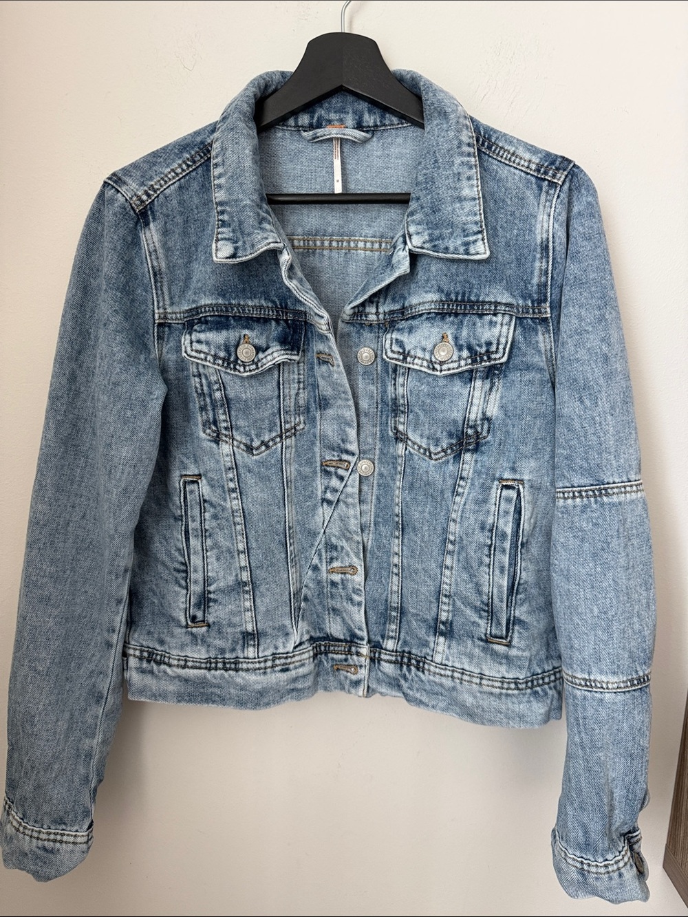 Free People Light Wash Cropped Denim Jacket - Picture 5 of 14